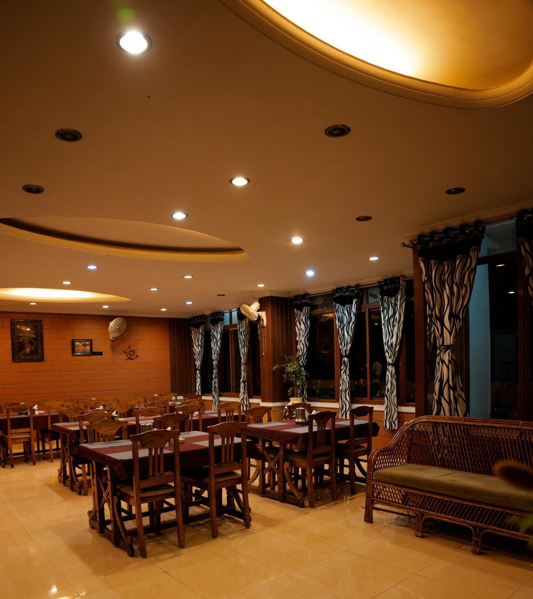 The Nest Inn Resort Масинагуди Екстериор снимка