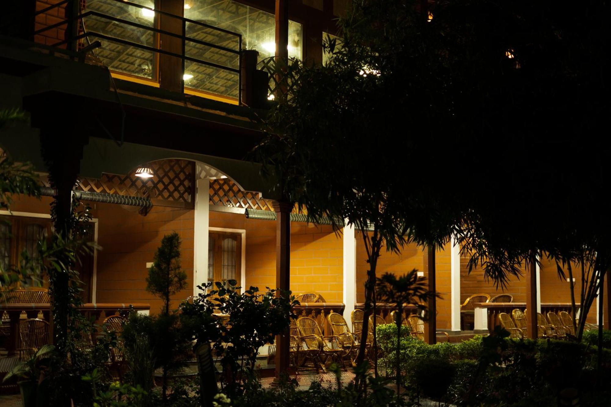The Nest Inn Resort Масинагуди Екстериор снимка
