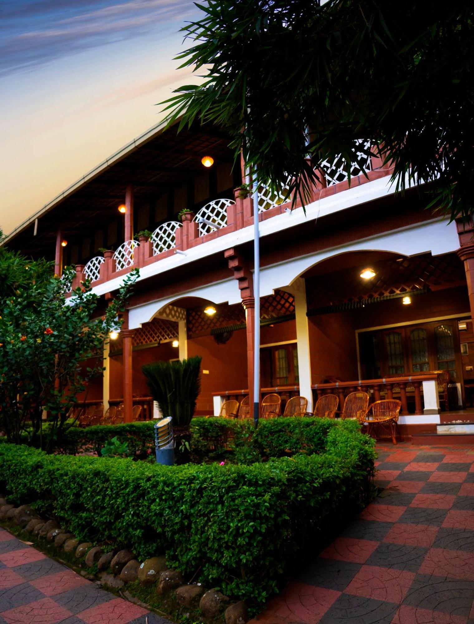 The Nest Inn Resort Масинагуди Екстериор снимка
